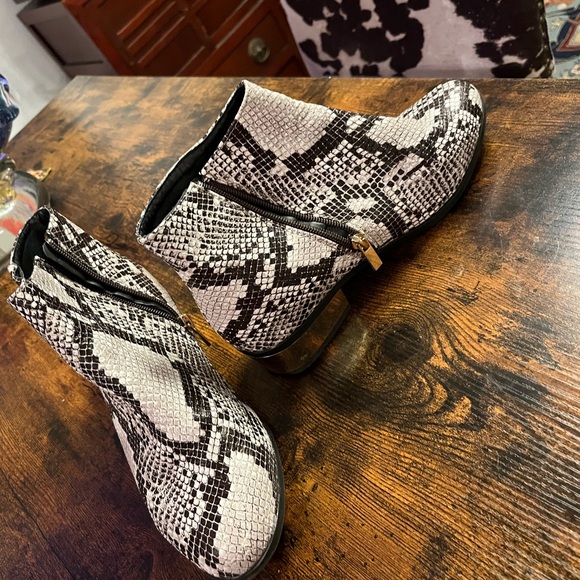 Faux snakeskin booties - Picture 9 of 11